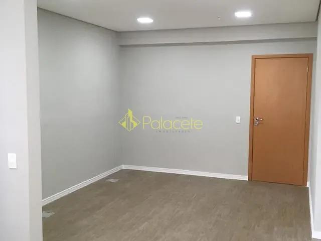 Sala com 28m², à venda, no bairro Centro em Jacareí
