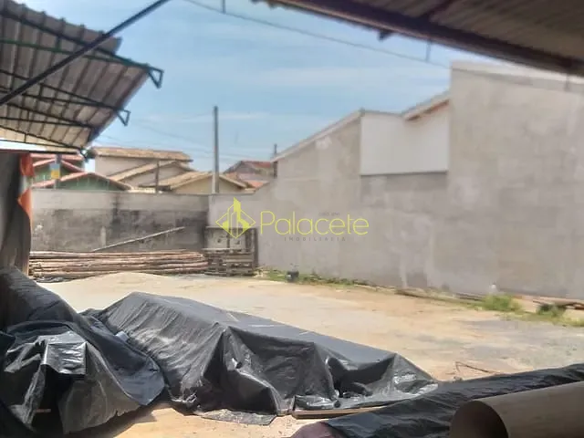 Galpão / Barracão 1 quarto e 1 banheiro, à venda, no bairro Loteamento Residencial Andrade em Pindamonhangaba