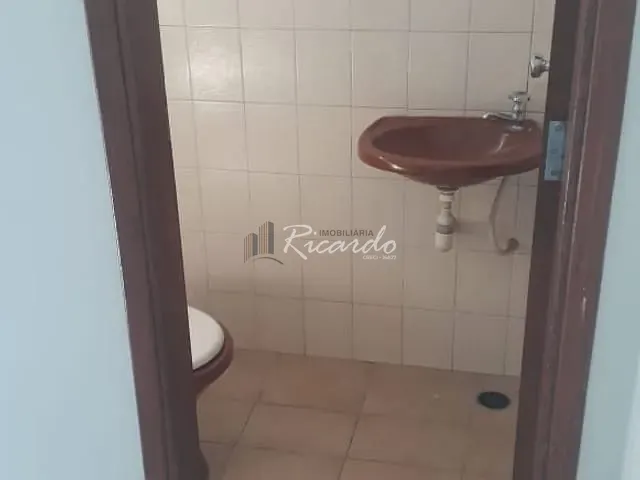 Sala para alugar, no bairro Centro em Arapongas