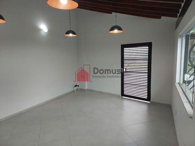 Sala com 100m², para alugar, no bairro São Benedito em Pindamonhangaba