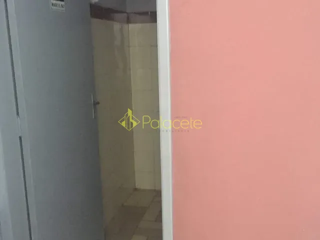 Galpão / Barracão com 300m² 2 quartos e 4 banheiros, à venda, no bairro Jardim Rosely em Pindamonhangaba