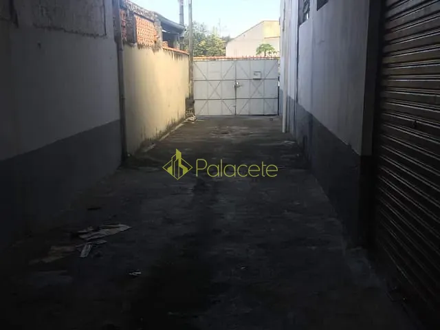 Galpão / Barracão com 300m² 2 quartos e 4 banheiros, à venda, no bairro Jardim Rosely em Pindamonhangaba