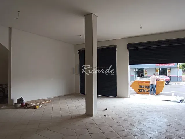 Loja com 180m², para alugar, no bairro Centro em Arapongas