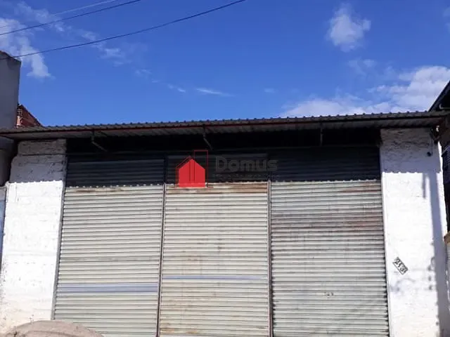 Galpão / Barracão com 250m², para alugar, no bairro Jardim Eloyna em Pindamonhangaba