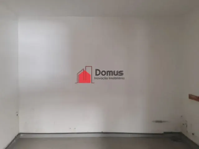 Galpão / Barracão com 250m², para alugar, no bairro Jardim Eloyna em Pindamonhangaba