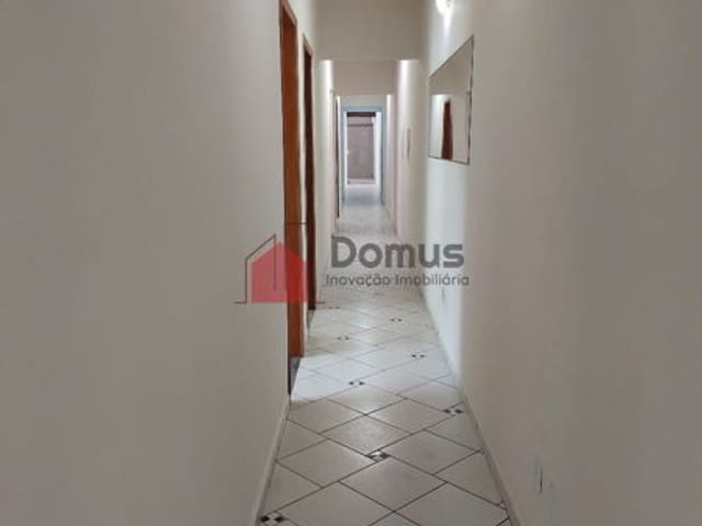 Sala com 100m², para alugar, no bairro São Benedito em Pindamonhangaba
