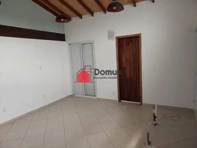 Sala com 100m², para alugar, no bairro São Benedito em Pindamonhangaba