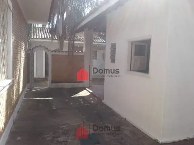 Comercial com 900m², à venda ou para alugar, no bairro Centro em Pindamonhangaba
