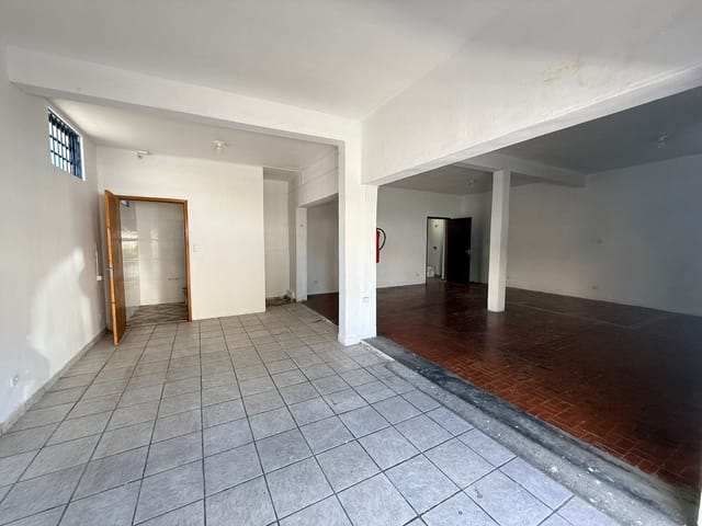 Loja para alugar, no bairro São Benedito em Pindamonhangaba