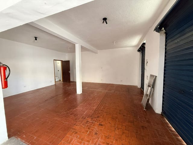 Loja para alugar, no bairro São Benedito em Pindamonhangaba