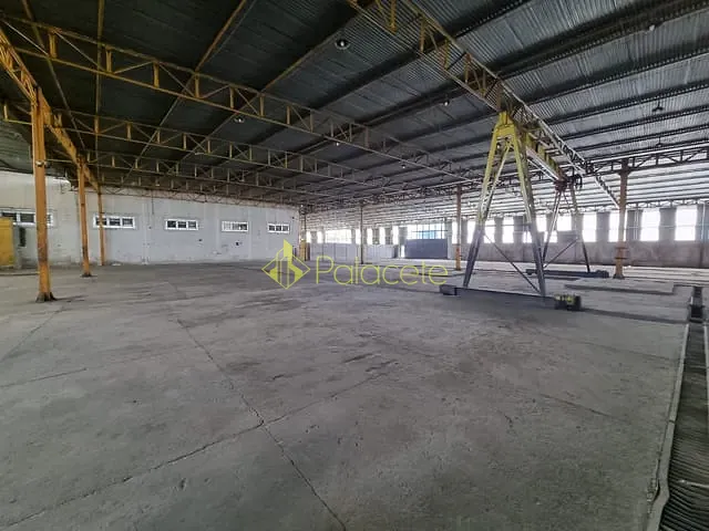 Galpão / Barracão com 1638m², à venda, no bairro Cidade Nova em Pindamonhangaba
