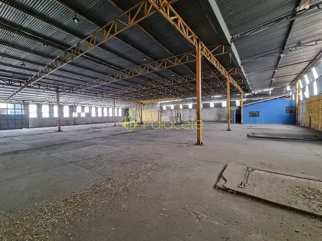 Galpão / Barracão com 1638m², à venda, no bairro Cidade Nova em Pindamonhangaba