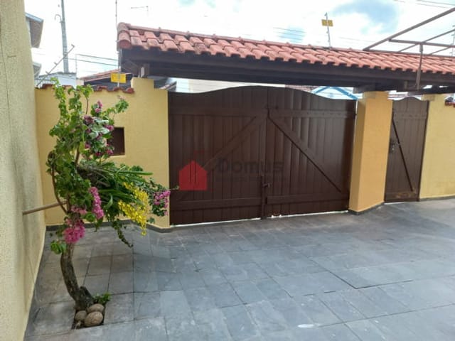 Comercial com 342m², para alugar, no bairro Jardim Boa Vista em Pindamonhangaba