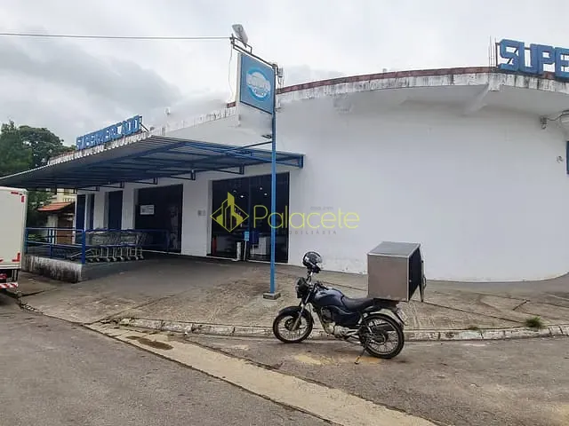 Prédio com 560m², à venda, no bairro Vila Velha em Roseira
