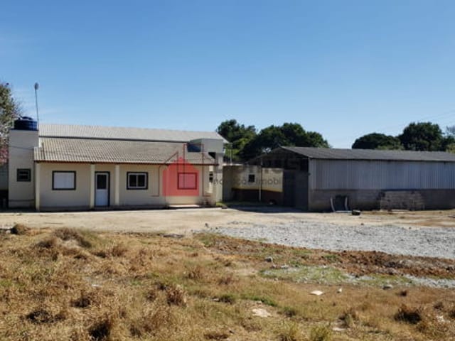 Comercial com 1350m², para alugar, no bairro Feital em Pindamonhangaba