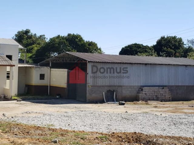 Comercial com 1350m², para alugar, no bairro Feital em Pindamonhangaba