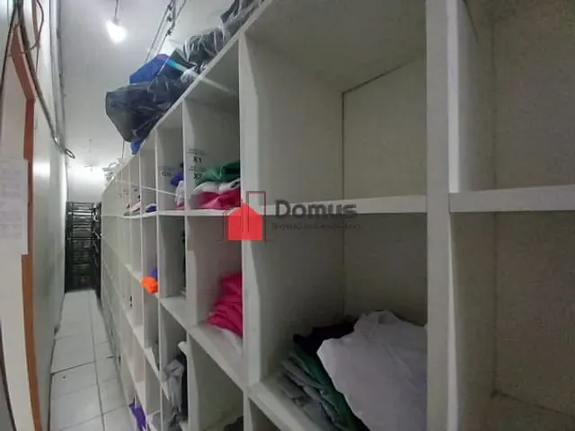 Prédio à venda, no bairro São Benedito em Pindamonhangaba