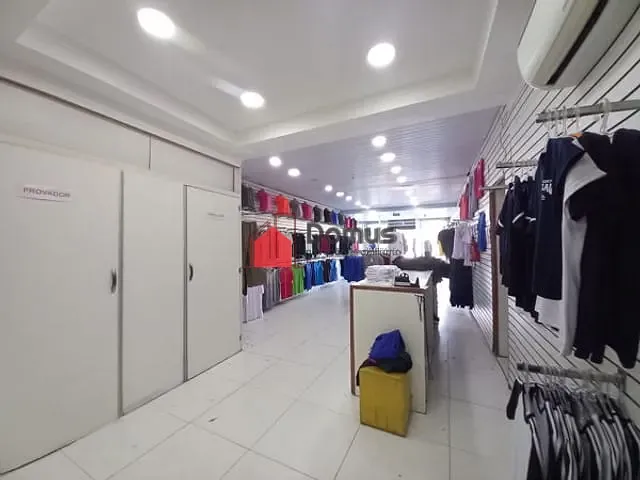 Prédio à venda, no bairro São Benedito em Pindamonhangaba