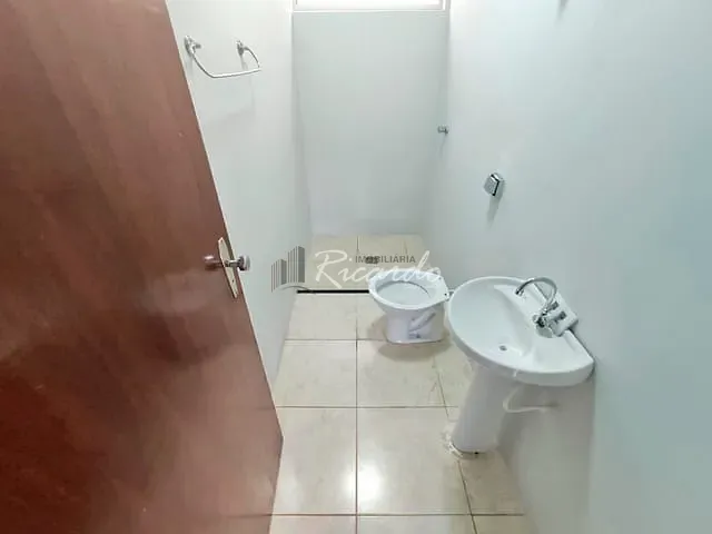 Loja com 207m², para alugar, no bairro Centro em Arapongas