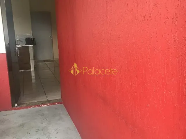 Loja para alugar, no bairro Jardim Cristina em Pindamonhangaba