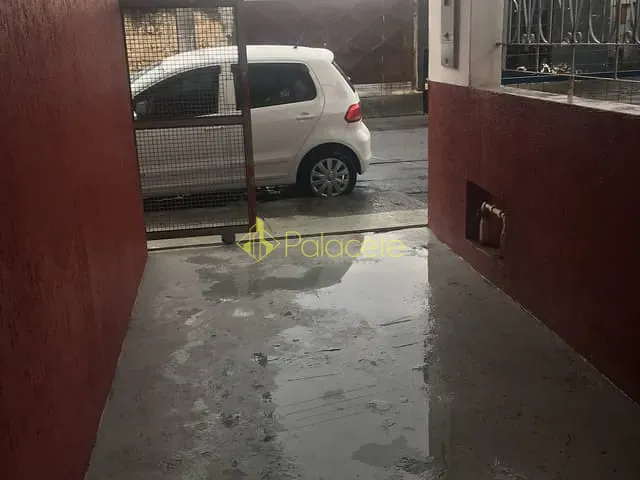 Loja para alugar, no bairro Jardim Cristina em Pindamonhangaba