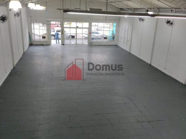 Galpão / Barracão com 500m², para alugar, no bairro Centro em Taubaté