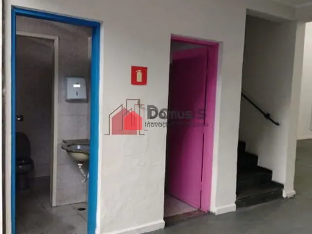 Galpão / Barracão com 500m², para alugar, no bairro Centro em Taubaté