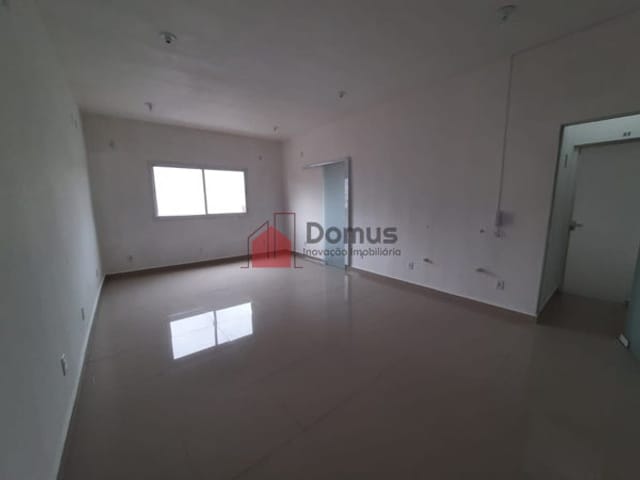 Sala para alugar, no bairro Centro em Pindamonhangaba