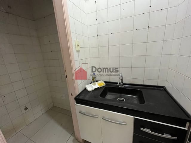 Sala com 130m², para alugar, no bairro Centro em Taubaté
