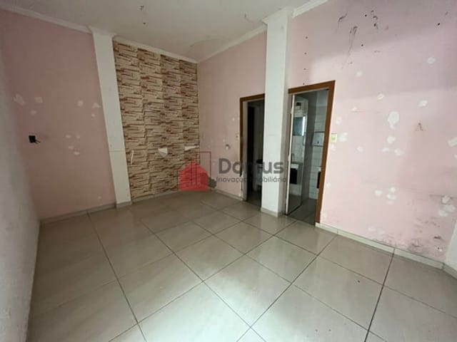 Sala com 130m², para alugar, no bairro Centro em Taubaté