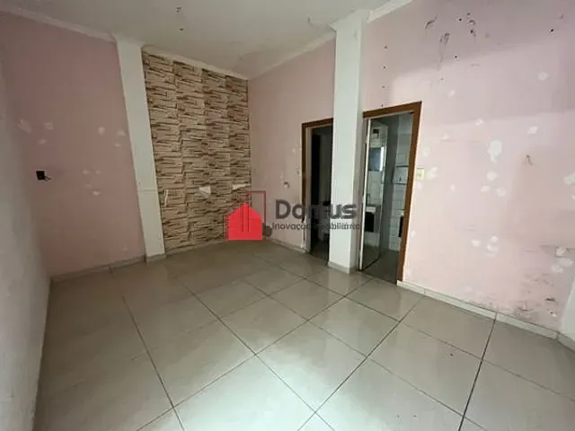 Sala com 130m², para alugar, no bairro Centro em Taubaté