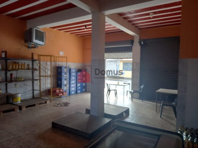 Comercial com 264m², à venda ou para alugar, no bairro Mantiqueira em Pindamonhangaba