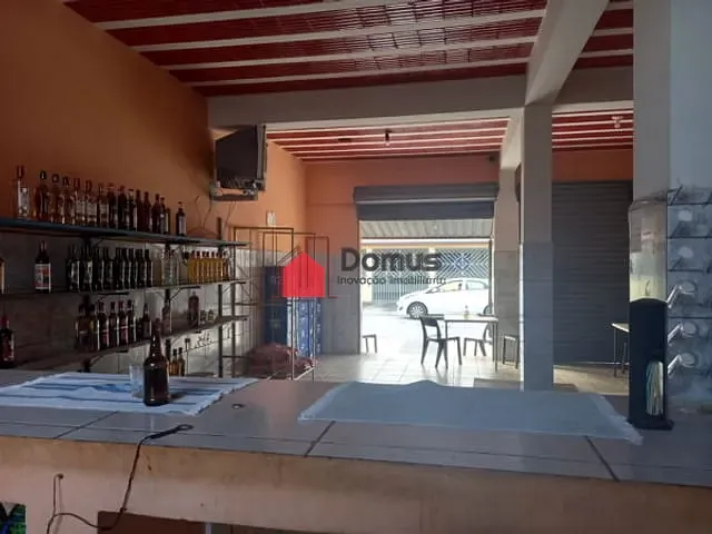 Comercial com 264m², à venda ou para alugar, no bairro Mantiqueira em Pindamonhangaba