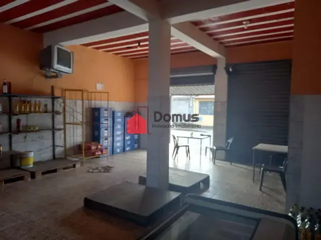 Comercial com 264m², à venda ou para alugar, no bairro Mantiqueira em Pindamonhangaba