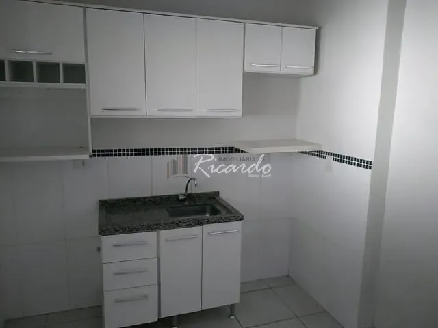 Sala com 185m², para alugar, no bairro Centro em Arapongas