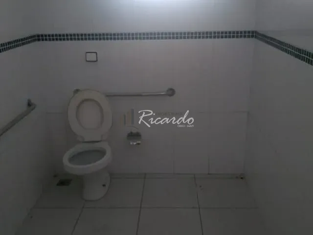 Sala com 185m², para alugar, no bairro Centro em Arapongas