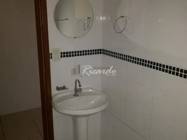 Sala com 185m², para alugar, no bairro Centro em Arapongas