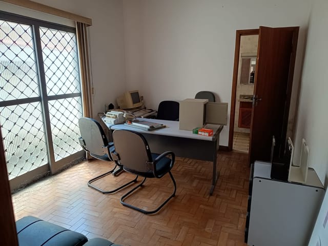 Comercial com 210m², para alugar, no bairro Centro em Taubaté