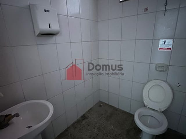 Sala para alugar, no bairro Centro em Pindamonhangaba