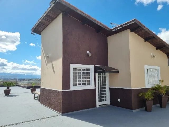 Casa com 360m² 1 quarto e 3 banheiros, à venda, no bairro COOPEMI em Guaratinguetá