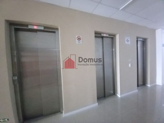 Sala para alugar, no bairro Centro em Pindamonhangaba