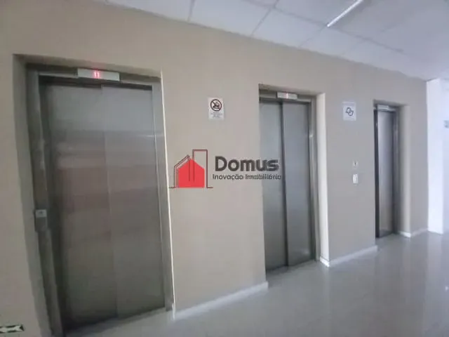 Sala para alugar, no bairro Centro em Pindamonhangaba