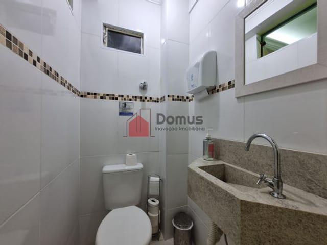 Sala à venda, no bairro Centro em Pindamonhangaba