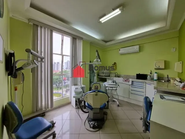 Sala à venda, no bairro Centro em Pindamonhangaba