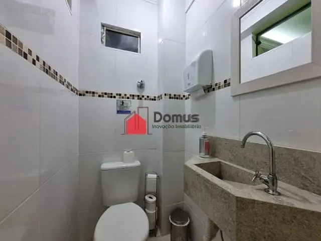 Sala à venda, no bairro Centro em Pindamonhangaba