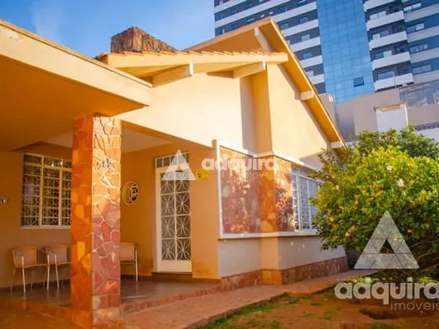 Casa com 495m² 4 quartos e 4 banheiros, à venda, no bairro Centro em Ponta Grossa