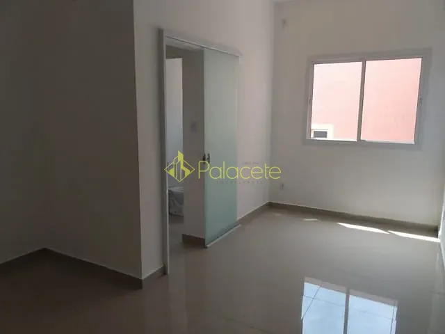 Sala com 50m², para alugar, no bairro Centro em Pindamonhangaba