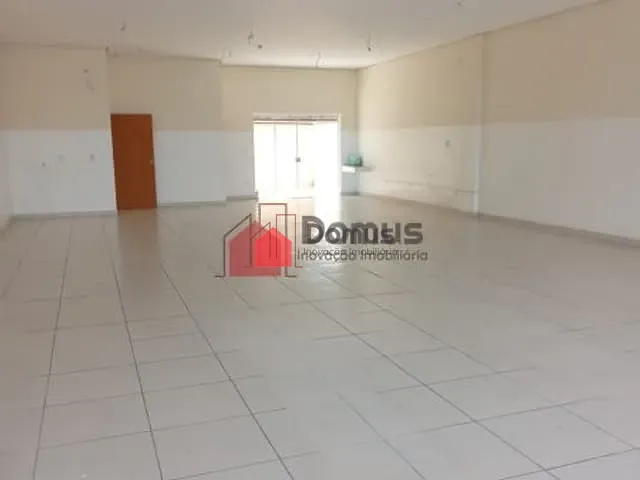 Sala com 160m², para alugar, no bairro Jardim Rosely em Pindamonhangaba