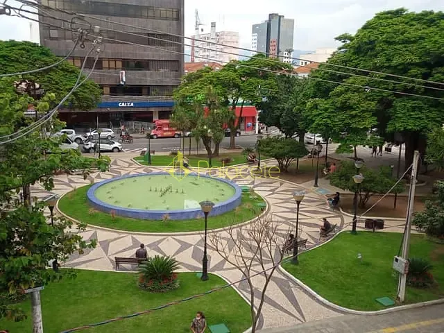 Sala à venda, no bairro Centro em Pindamonhangaba