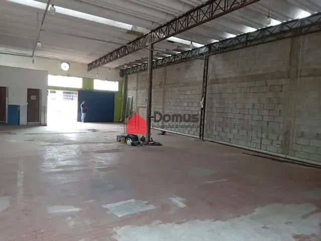 Galpão / Barracão com 304m², à venda, no bairro Jardim Rosely em Pindamonhangaba